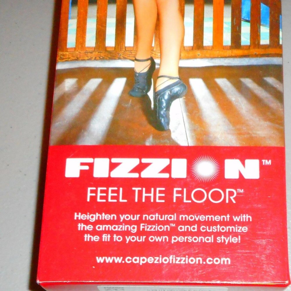 New Capezio Dance Shoes Nude Beige Size P 4/5 Fizzion Feel the Floor Modern NIP